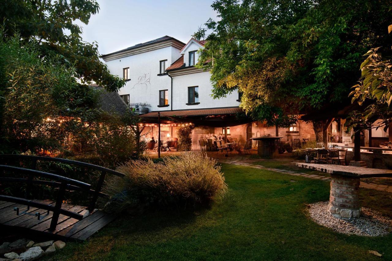 Villa Daniela Úvaly エクステリア 写真